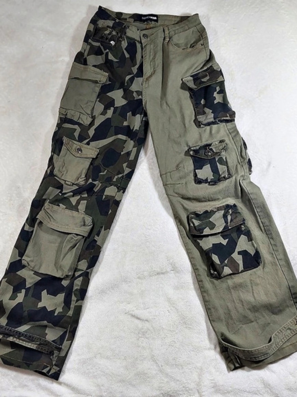 Fashion Nova Women'Small Camo Cargo Pants Size Small
